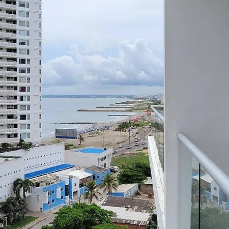 Stunning Infinity Pool, Balcony, Steps From Walled & Marbella Cartagena