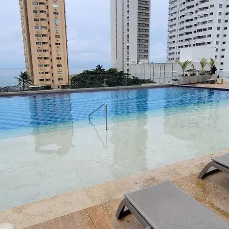 Stunning Infinity Pool, Balcony, Steps From Walled & Marbella
