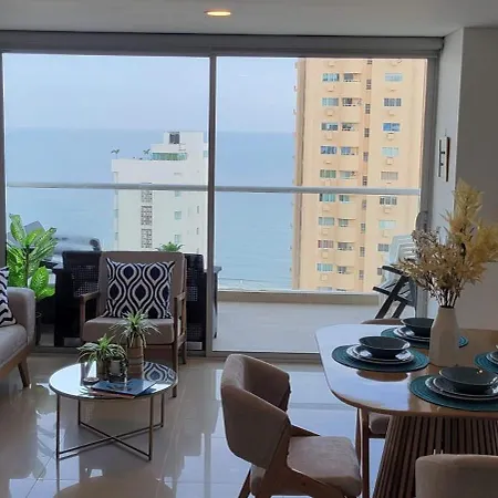 Stunning Infinity Pool, Balcony, Steps From Walled & Marbella *